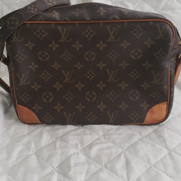 SOLD Louis Vuitton Nile - Picture 6 of 16